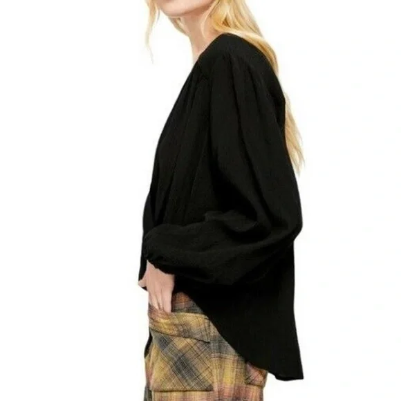 Free People wrap blouse Tee long sleeve v-neck Black flowy top - Picture 5 of 7